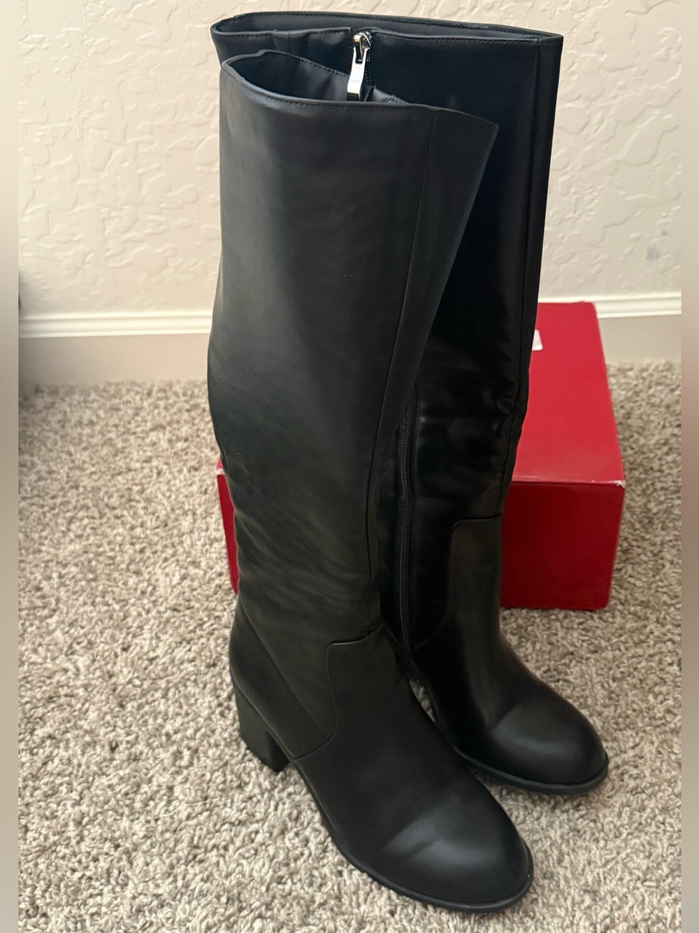 Women's Black Knee-High Block Heel Boots